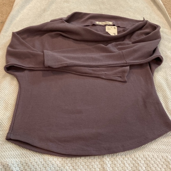 WE THE FREE off the shoulder top size small​ - Picture 6 of 10